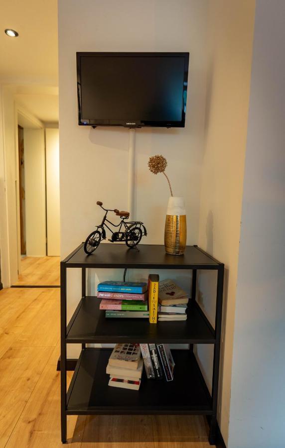 Gemuetliche 2-Zimmer Souterrain Wohnung Düsseldorf Esterno foto